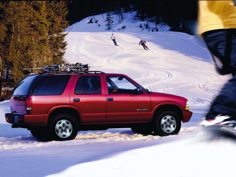 Chevrolet Blazer 5 drzwiowy SUV czwartej generacji [zmiana stylizacji]. 4.3 na AWD (1997 2005)