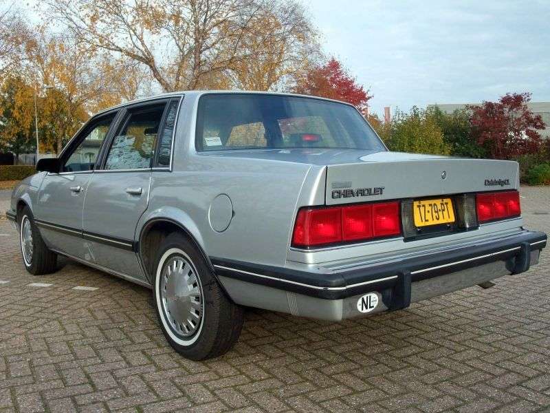 Chevrolet Celebrity 1. generacji [trzecia zmiana stylizacji] sedan 4 drzwiowy. 2.8 Turbo Hydra Matic Overdrave (1987 1989)