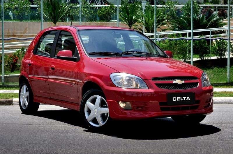 Chevrolet Celta pierwszej generacji [druga zmiana stylizacji] hatchback 5 drzwiowy. 1.0 Flex Fuel MT (2011 obecnie)