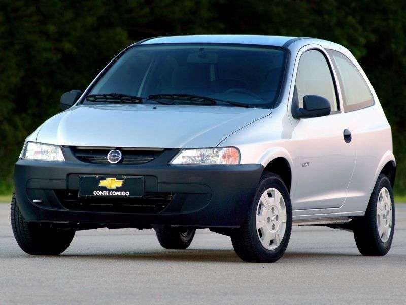 Chevrolet Celta 3 drzwiowy hatchback pierwszej generacji 1.0i MT (2002–2006)