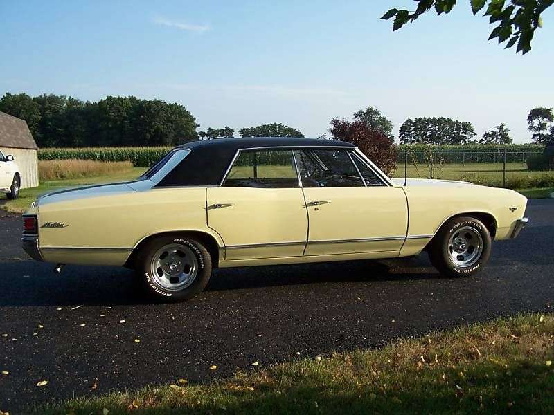 Chevrolet Chevelle 1. generacja [3. zmiana stylizacji] Sport Sedan hardtop 4.1 Powerglide (1967 1967)