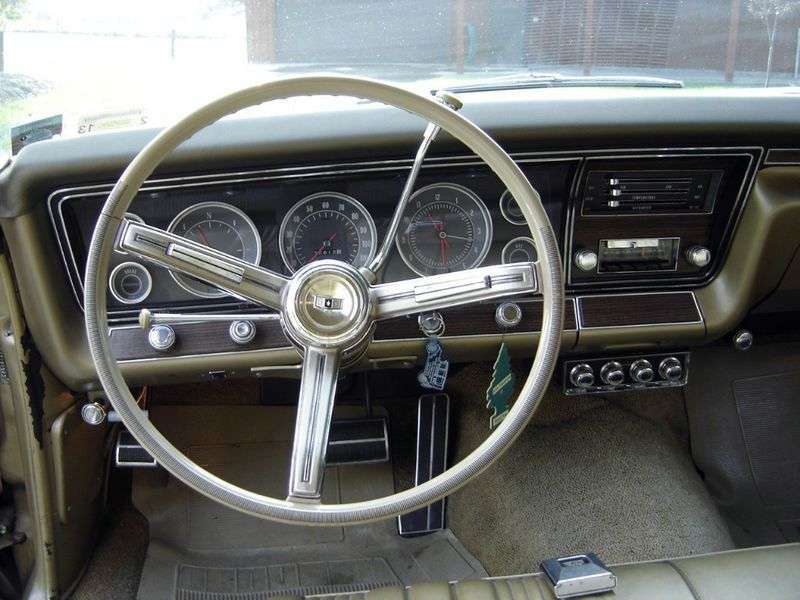 Chevrolet Caprice 1. generacja [druga zmiana stylizacji] Kingswood Estate Estate 7.0 4MT High Performance 2 osobowy (1967 1967)