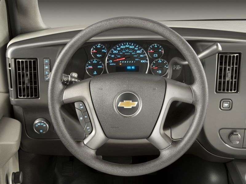 Chevrolet Express 1. generacji [zmiana stylizacji] Cutaway podwozia 4.8 AT MWB (2010   obecnie)