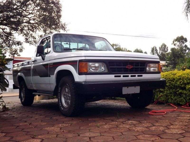 Chevrolet D20 1st generation [restyling] pickup 2 bit. 4.0 D MT (1993–1997)