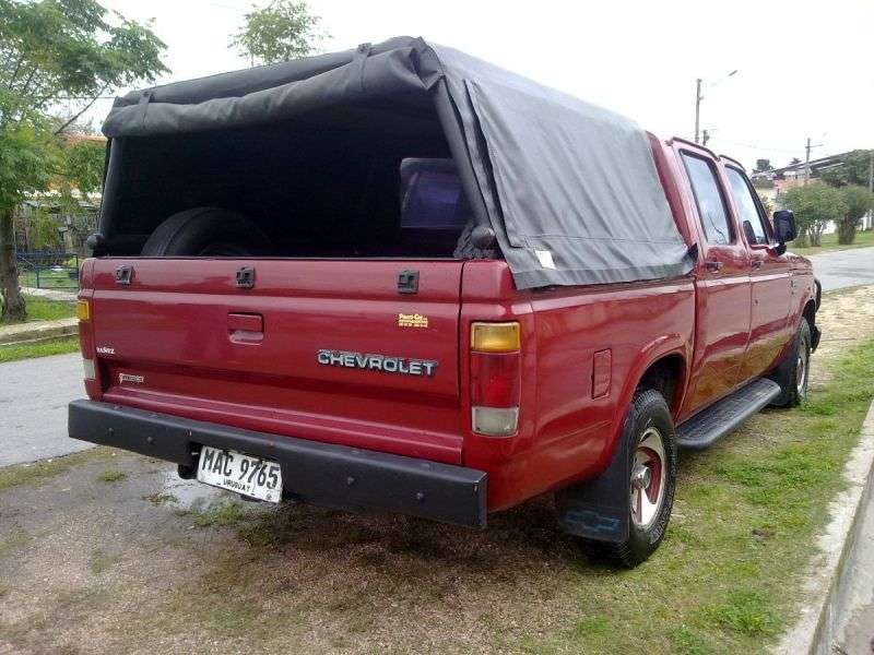 Chevrolet D20 1st generation [restyling] Crew Cab pick up 4 bit. 4.0 TD MT 6 seat (1993–1997)