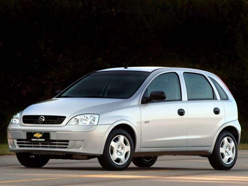 5 drzwiowy hatchback Chevrolet Corsa drugiej generacji 1.4 Flexpower MT (2007 2012)