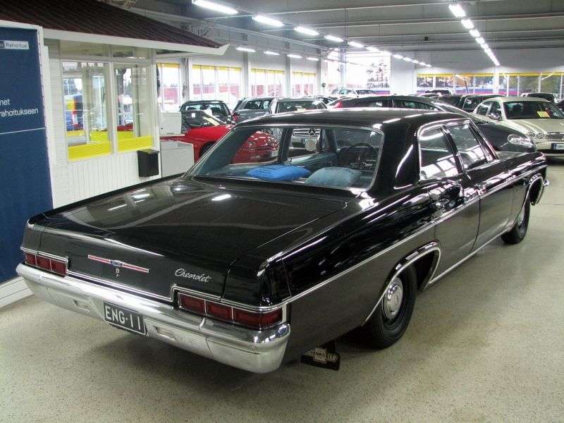 Chevrolet Impala 4. generacja [restyling] sedan 6.5 3MT (1966 1966)