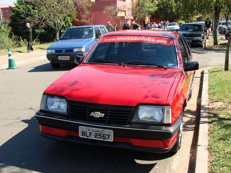 Chevrolet Monza 2 generation sedan 2 bit. 1.8 MT (1984–1991)
