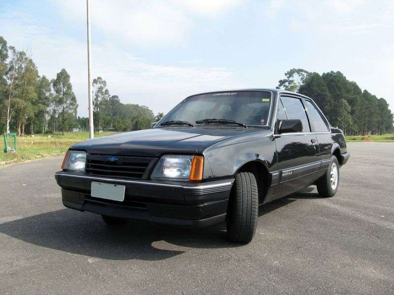 Chevrolet Monza 2 generation sedan 2 bit. 1.8 MT (1984–1991)