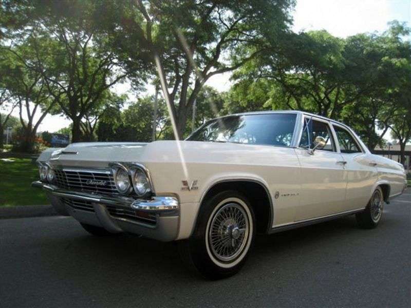 Chevrolet Impala 4. generacja sedan 4.6 4MT (1965 1965)