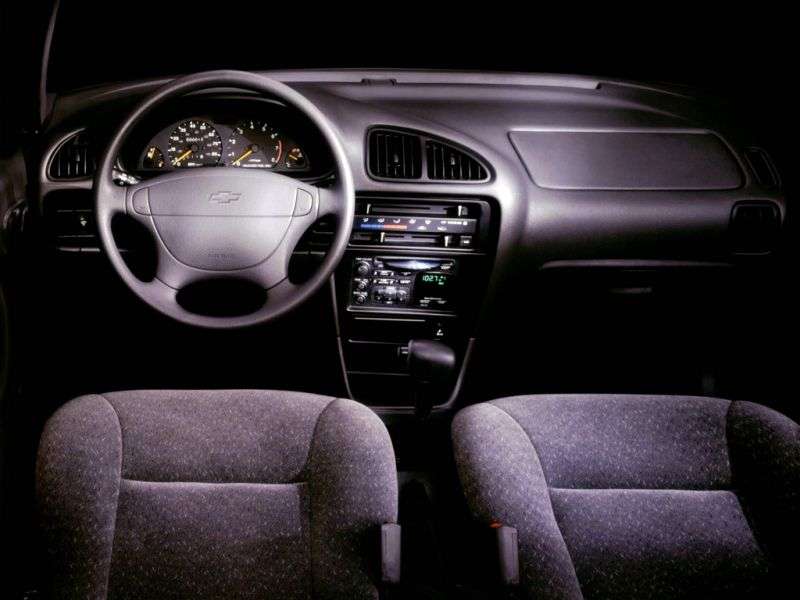 Chevrolet Metro 1st generation 1.3 MT hatchback (1998–2000)