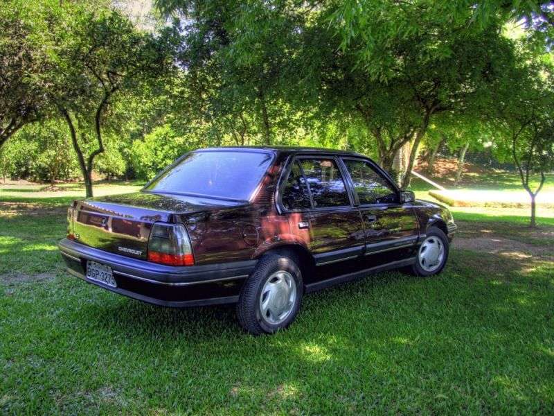 Chevrolet Monza 2. generacji [zmiana stylizacji] sedan 4 drzwiowy. 2,0 MT (1991 1996)