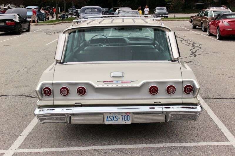 Chevrolet Impala 3rd generation [2nd restyling] station wagon 3.8 Powerglide 3 seat (1963–1963)