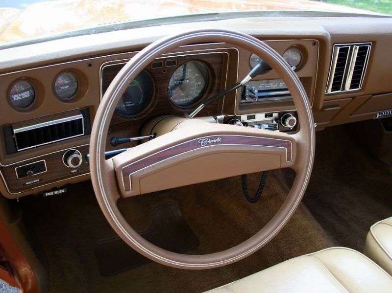 Chevrolet Monte Carlo 2. generacja [czwarta zmiana stylizacji] coupe 5.7 Turbo Hydra Matic (1977 1977)