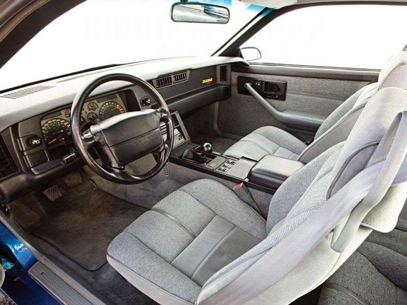 Chevrolet Camaro 3rd generation [2nd restyling] Z28 coupe 2 dv. 5.0 MT (1991–1992)
