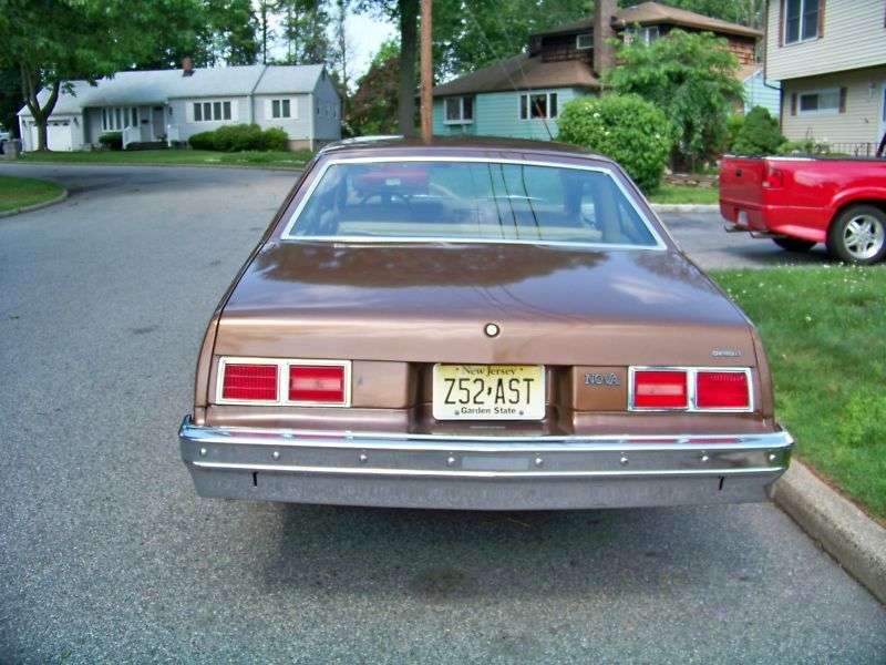 Chevrolet Nova 4th generation liftback 5.7 MT (1975–1975)
