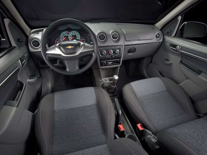 Chevrolet Prisma 1st generation [restyling] sedan 1.4 Flexfuel MT (2011–2013)