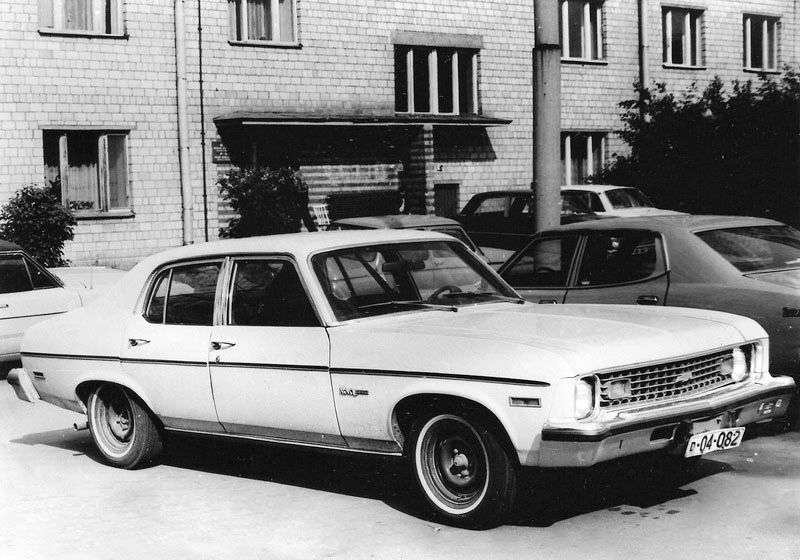 Chevrolet Nova 3rd generation [3rd restyling] 5.7 Turbo Hydra Matic sedan (1973–1974)