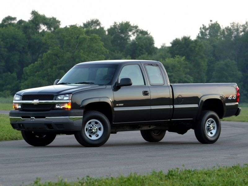 Chevrolet Silverado GMT800 [restyling] Extended Cab pick up 4 bit. 8.1 5MT 4WD LWB 2500HD (2005–2007)