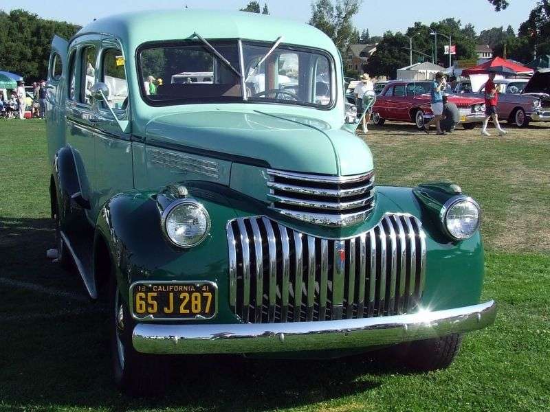 Chevrolet Suburban 3rd generation SUV 3.5 MT Syncro mesh (1941–1946)
