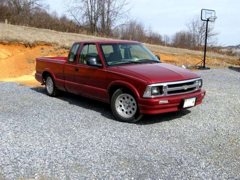 Chevrolet S 10 2nd generation Extended Cab pick up 2 bit. 2.2 AT (1994–1997)