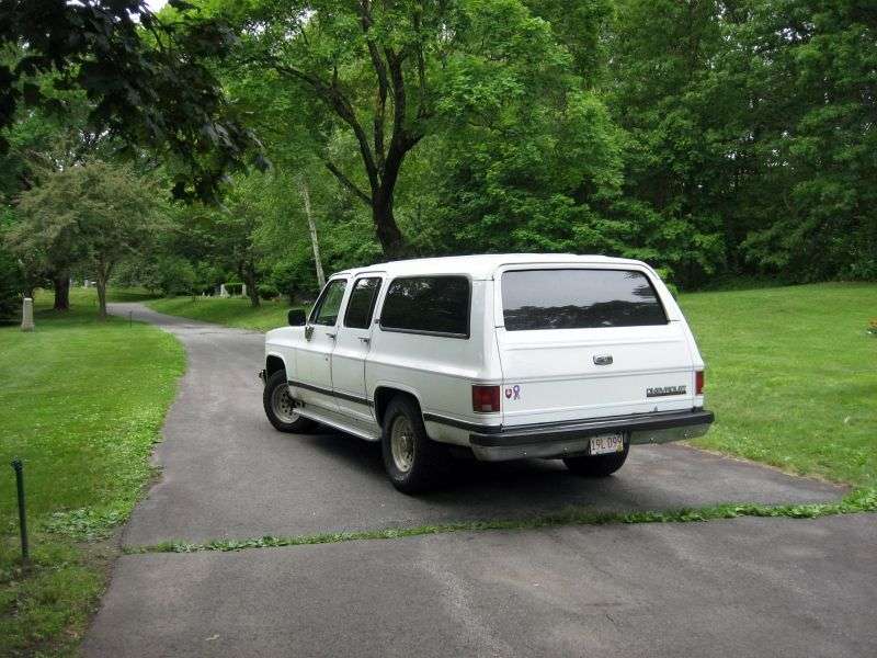 Chevrolet Suburban 8th generation [2nd restyling] SUV 5.7 V20 4MT 4WD (1989–1991)