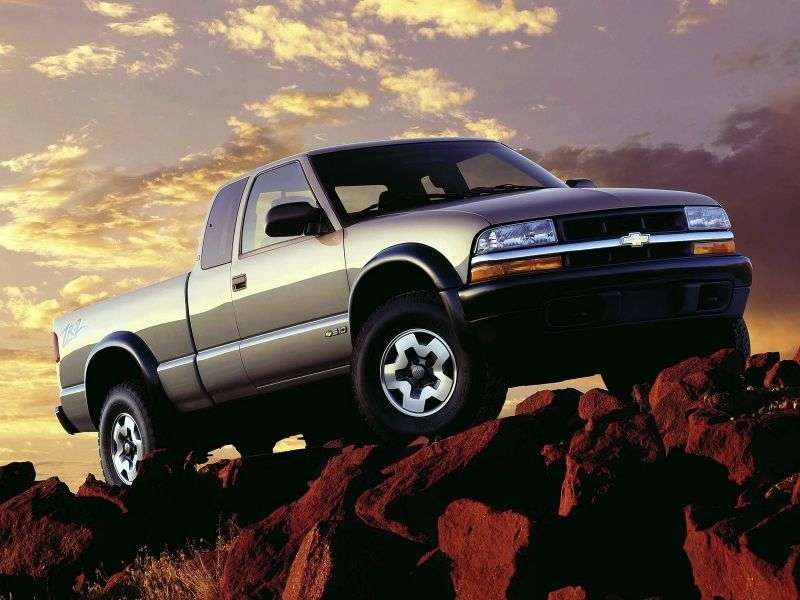 Chevrolet S 10 2. generacji [zmiana stylizacji] Extended Cab pickup 2 drzwiowy. 2,2 mln ton (1998 1999)