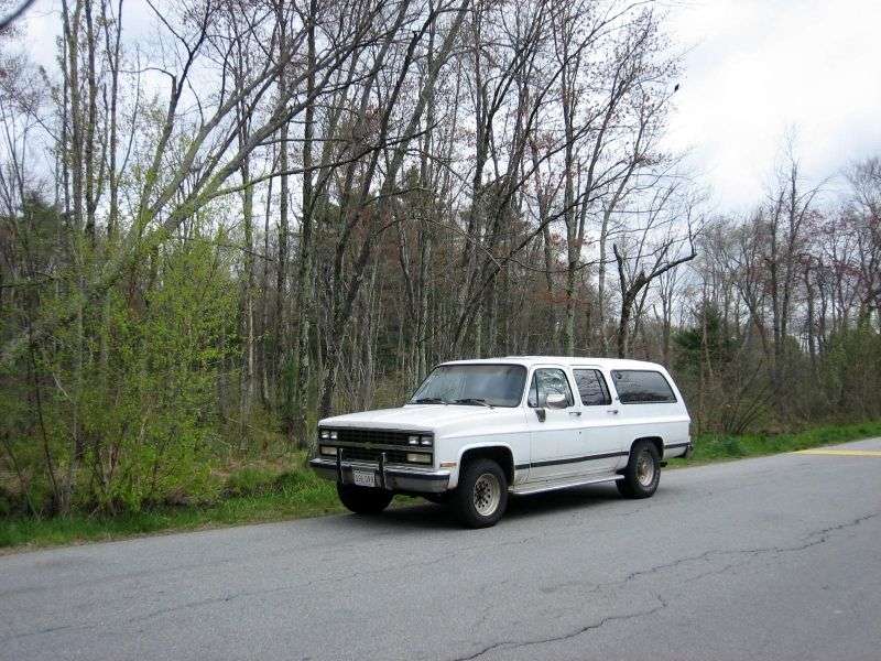 Chevrolet Suburban 8th generation [2nd restyling] SUV 5.7 V20 4MT 4WD (1989–1991)