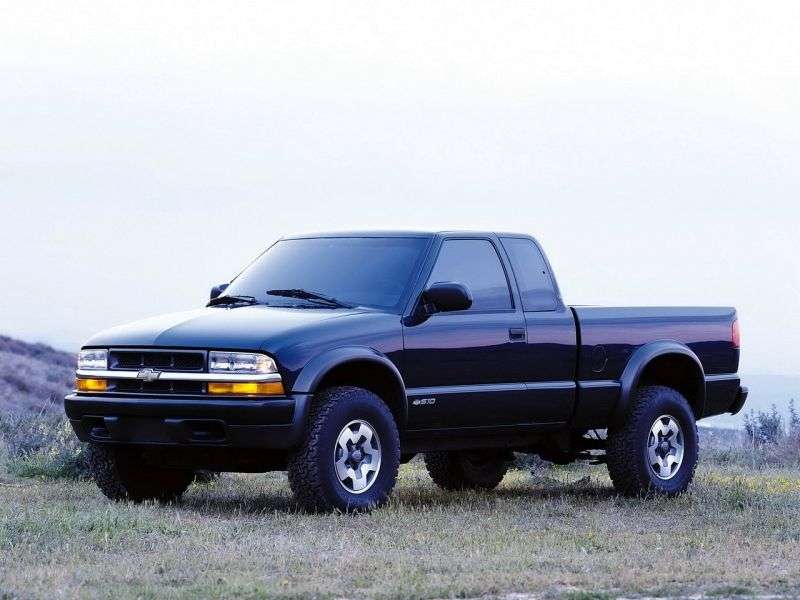 Chevrolet S 10 2 generation [restyling] Extended Cab pickup 2 dv. 4.3 MT 4WD (2000–2003)
