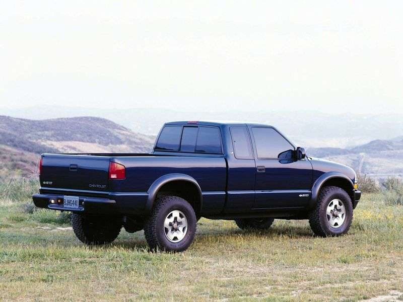 Chevrolet S 10 2 generation [restyling] Extended Cab pickup 2 dv. 4.3 MT (2000–2003)