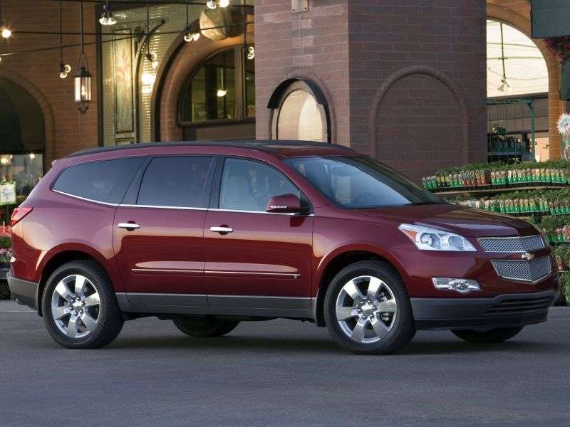 Chevrolet Traverse 1st generation crossover 3.6 AT AWD (2009–2012)