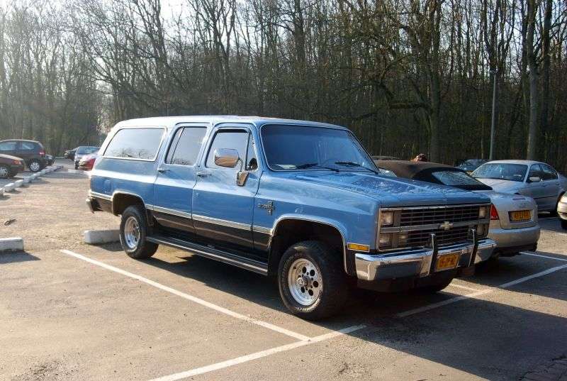 Chevrolet Suburban 8th generation [restyling] SUV 5.7 K20 3AT 4WD (1983–1985)