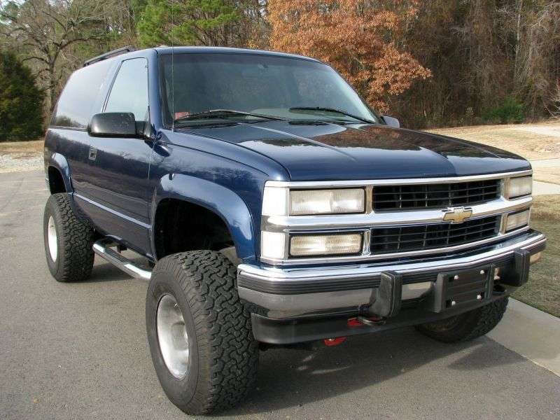 Chevrolet Tahoe GMT400 3 bit SUV. 5.7 AT AWD (1996–1999)