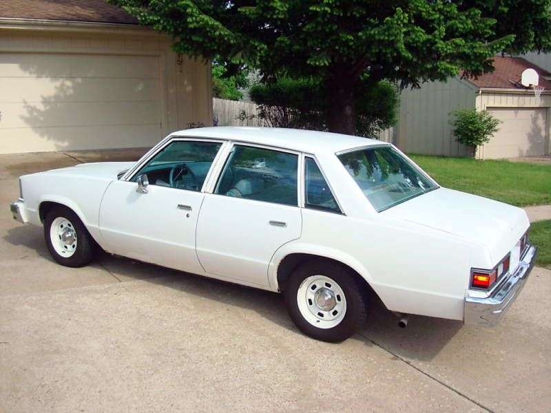 Chevrolet Malibu 1st generation [restyling] sedan 5.0 MT (1979–1979)