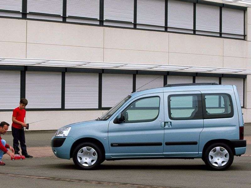 Citroen Berlingo 1.generacja [zmiana stylizacji] Pierwszy minivan 1.4 MT Standard (2002 2012)