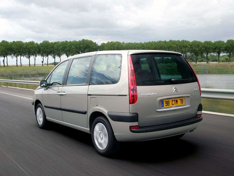 Citroen C8 minivan pierwszej generacji 2.0 AT (2002 2008)