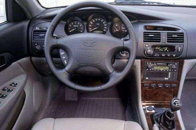 Daewoo Magnus sedan pierwszej generacji 2.0 MT (2000 2006)