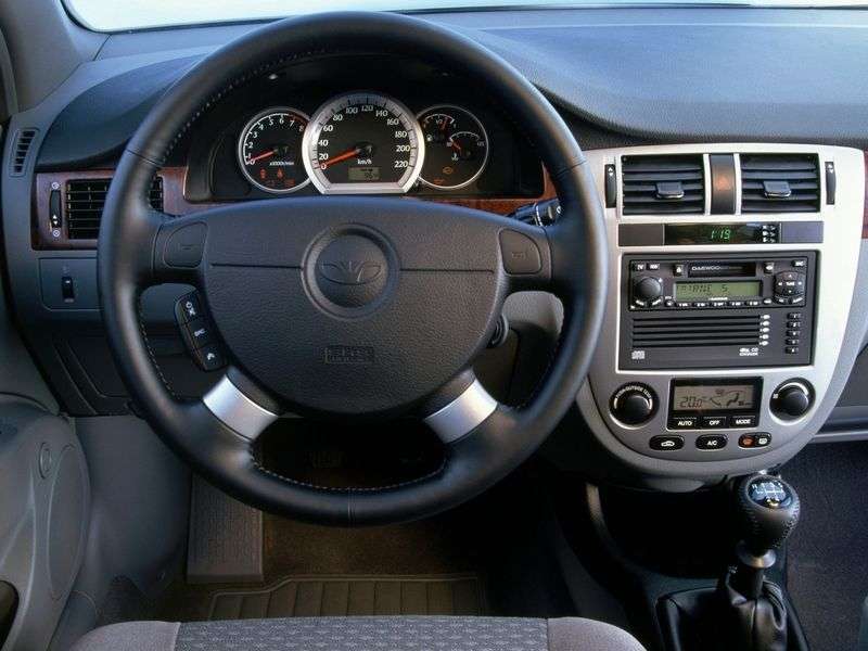 Daewoo Nubira 3.generacja sedan 1.6 MT (2004 obecnie)