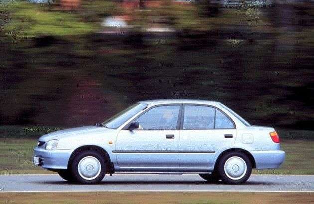 Daihatsu Charade 4. generacja [zmiana stylizacji] sedan 1.3 AT (1998 2000)