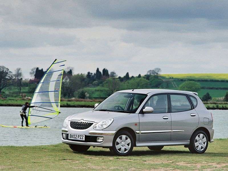 Daihatsu Storia 1. generacja [zmiana stylizacji] hatchback 1.3 MT AWD (2000 2004)