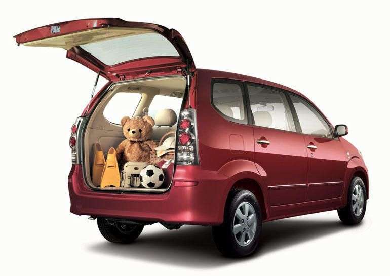 Daihatsu Xenia minivan pierwszej generacji 1.0 MT (2007 obecnie)