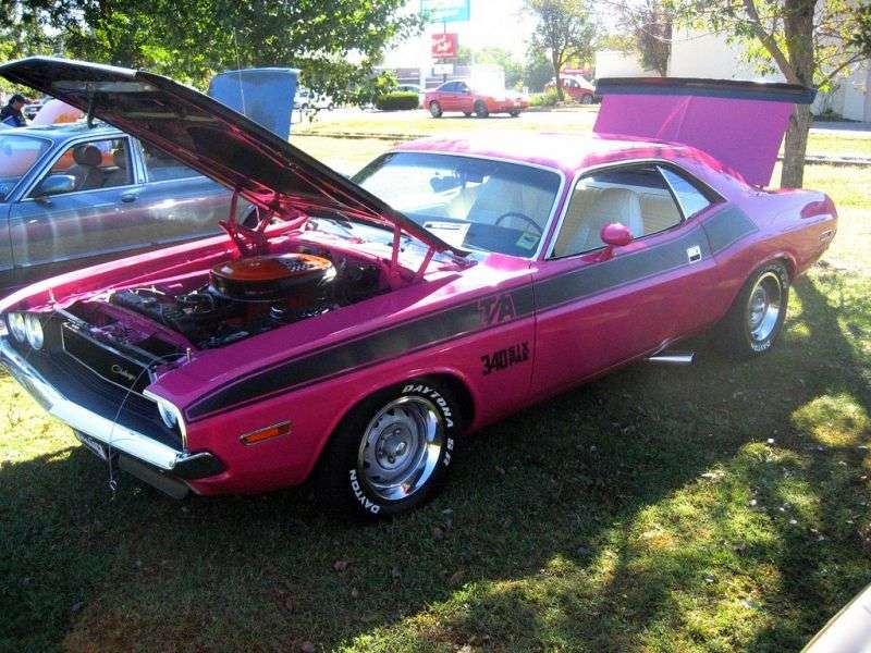 Dodge Challenger 1. generacja T / A coupe 7.2 4MT (1970 1970)