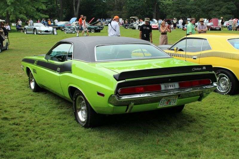 Dodge Challenger 1. generacja T / A coupe 7.2 4MT (1970 1970)