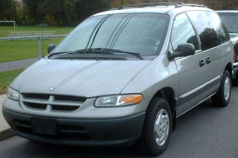 5 drzwiowy minivan Dodge Caravan trzeciej generacji 2,4 AT (1995 2001)