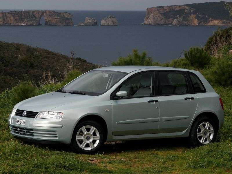 Fiat Stilo pierwszej generacji 5 drzwiowy hatchback 1,6 mln ton (2001 2010)