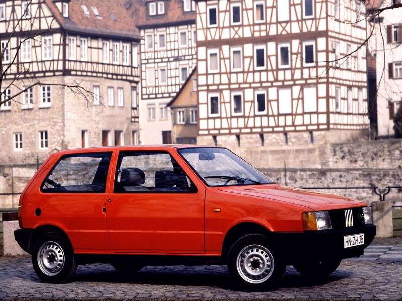 Fiat UNO 3 drzwiowy hatchback pierwszej generacji 1.4 TD MT (1986 1995)