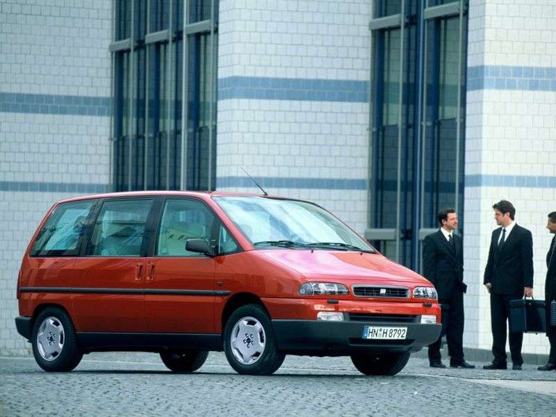 Fiat Ulysse 1st generation 2.1 TD MT minivan (1996–1999)