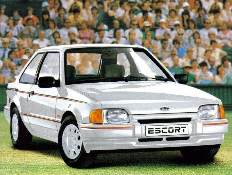 3 drzwiowy Ford Escort hatchback czwartej generacji 1,3 5 MT (1986 1988)