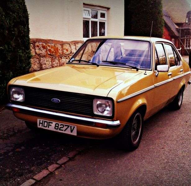 Ford Escort 2nd generation [restyling] 1.6 AT saloon (1978–1981)