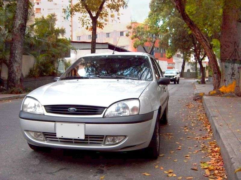 Ford Fiesta 4. generacja [zmiana stylizacji] Ikon sedan 1.6 MT (2000 2002)